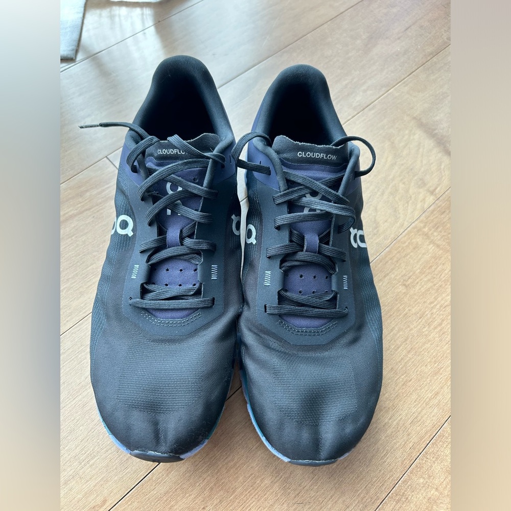 On CLOUDFLOW Men’s Shoes - dark purple - size M10.5 (EU 44.5)
